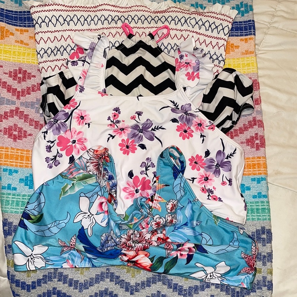 Lot of FOUR XL Swim tops in various colors and types all in NWOT or EUC. So cute